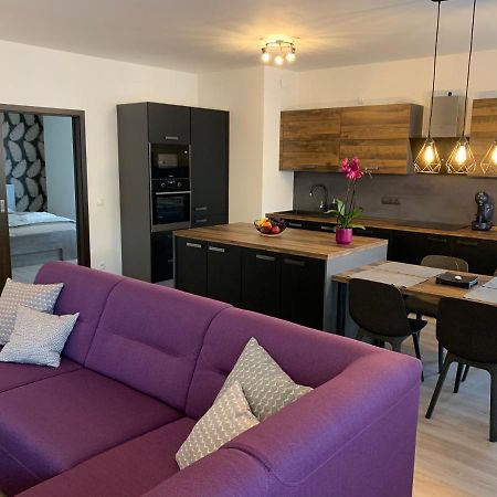 Apartman Na Plachte Градец-Кралове Экстерьер фото