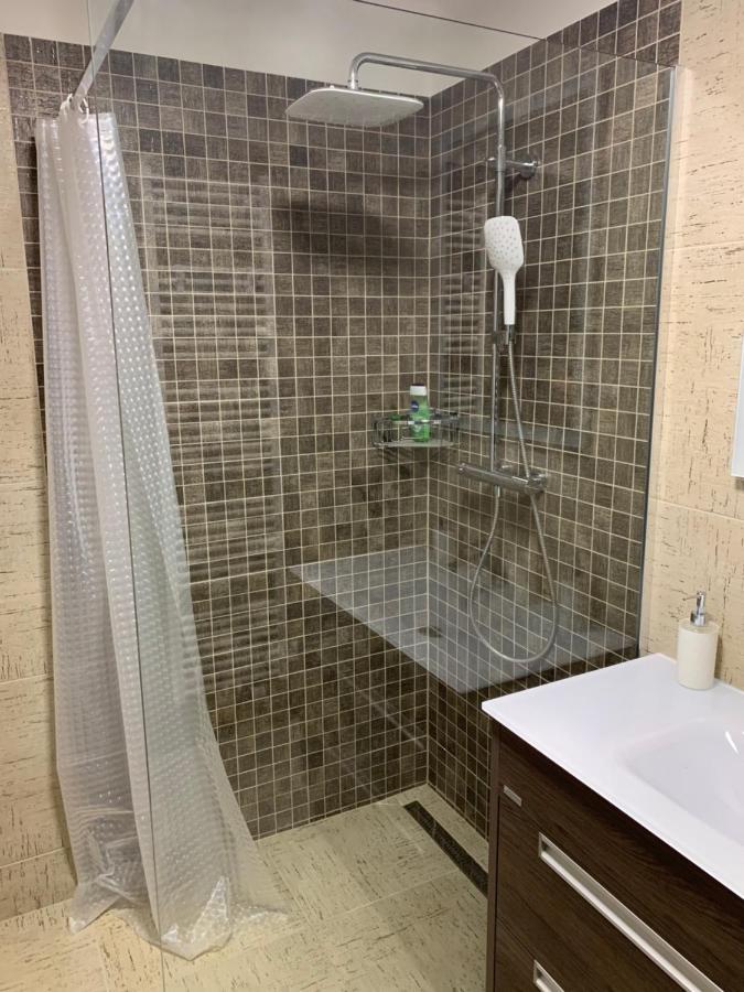 Apartman Na Plachte Градец-Кралове Экстерьер фото