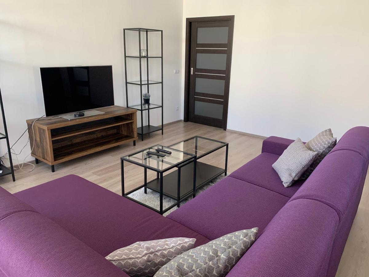 Apartman Na Plachte Градец-Кралове Экстерьер фото