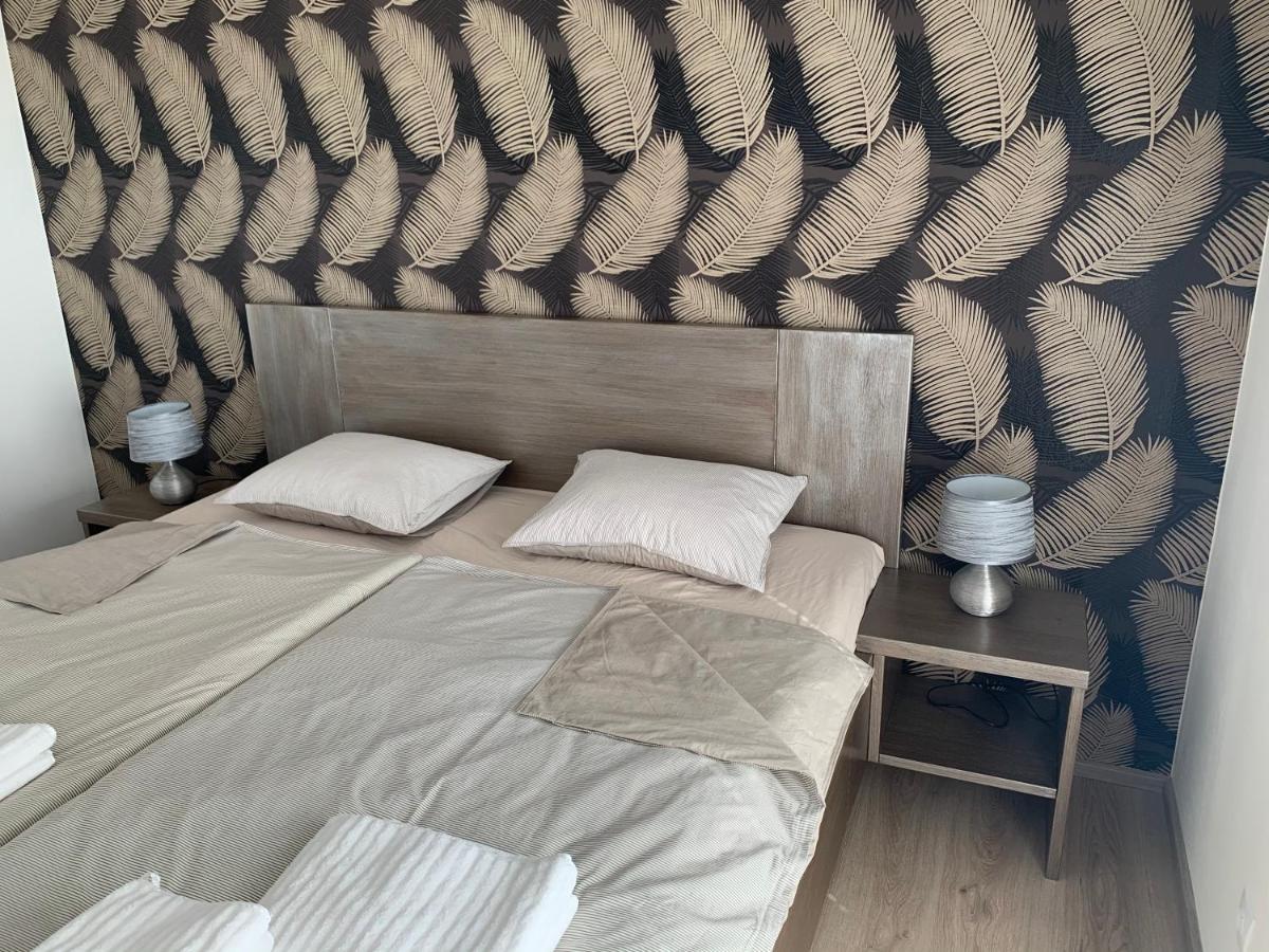 Apartman Na Plachte Градец-Кралове Экстерьер фото